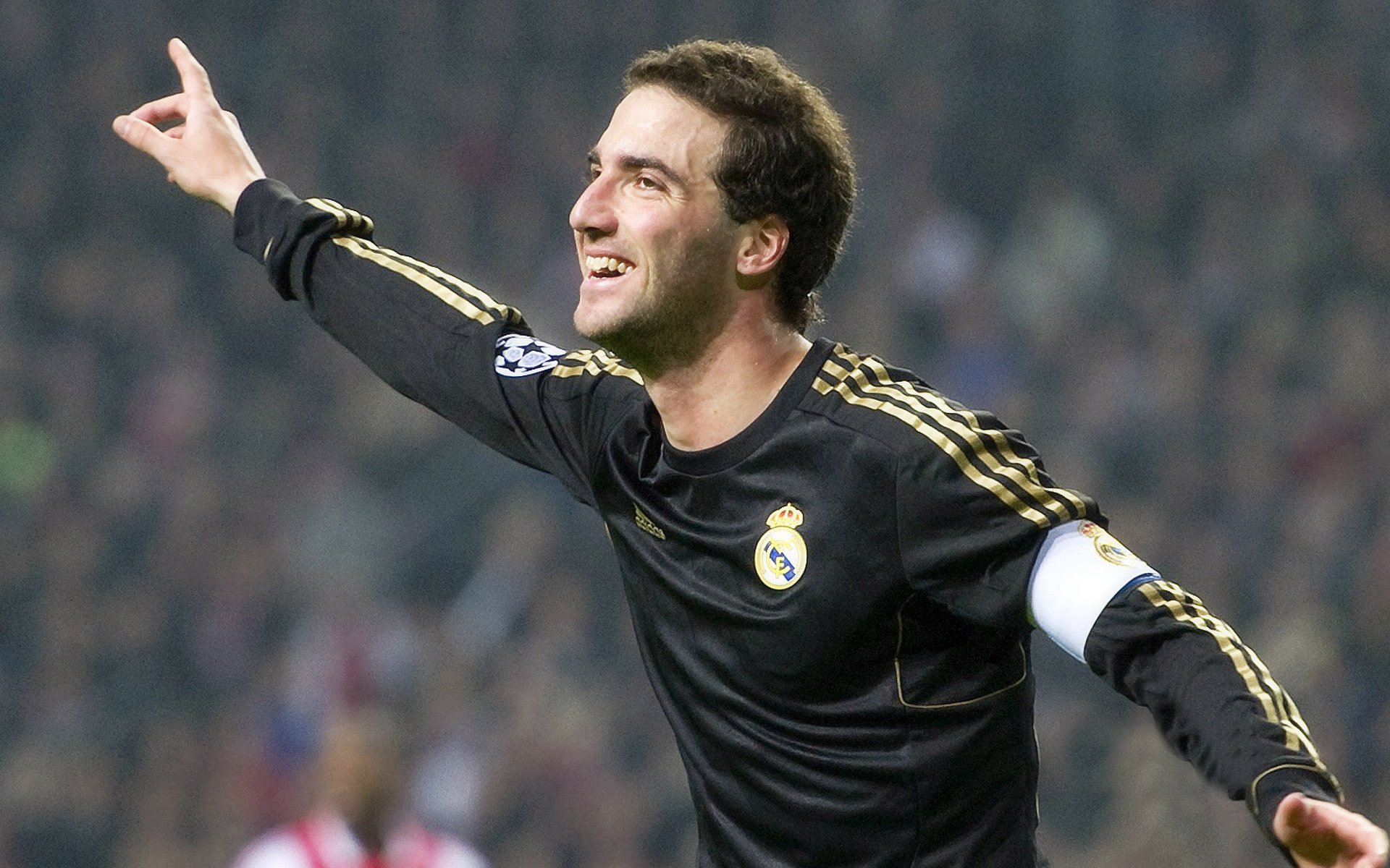 广州队阵容调整，重振昔日辉煌，2021广州队阵容