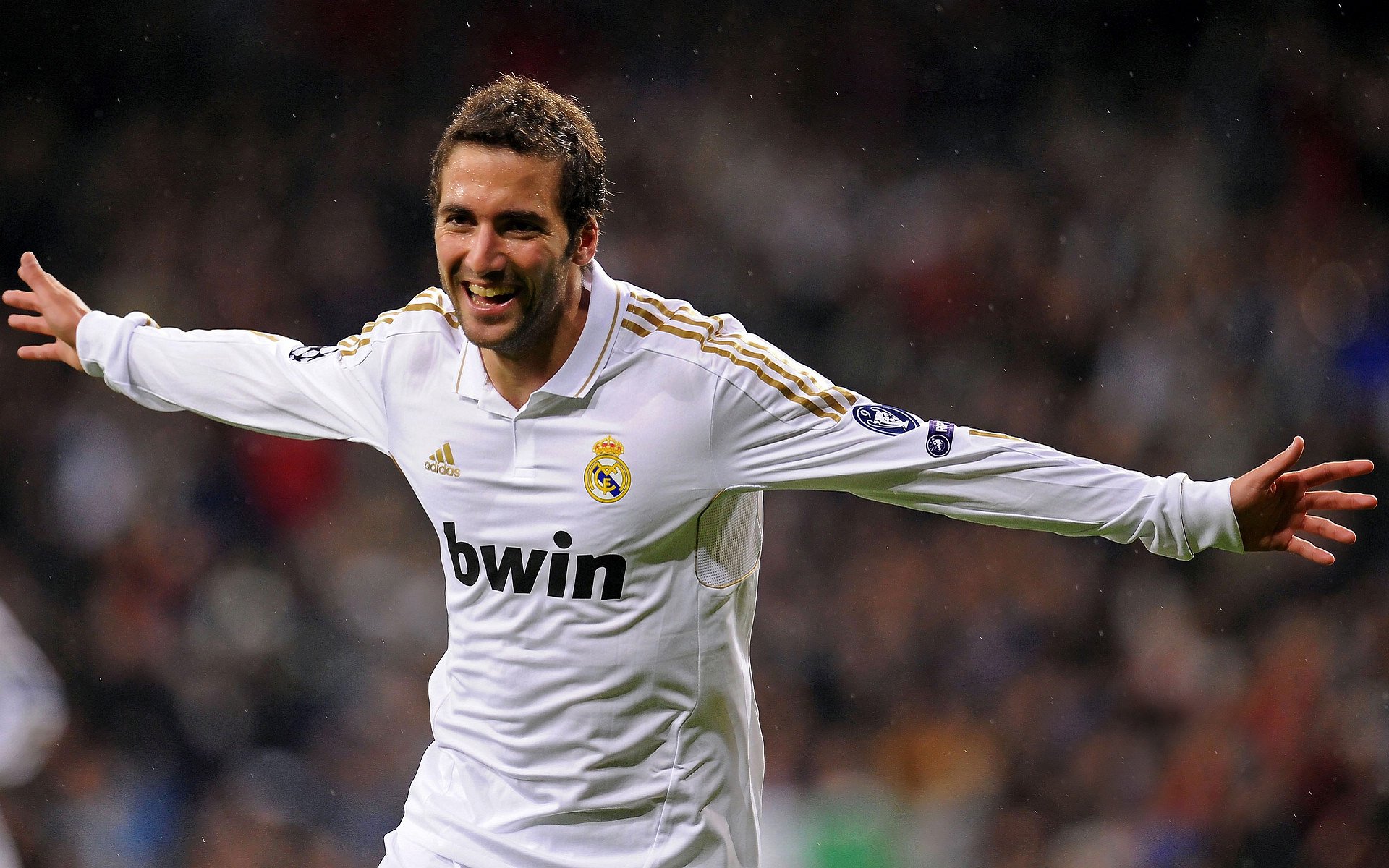 德甲激烈争夺：攻守转换瞬间点燃比赛激情，德甲德甲